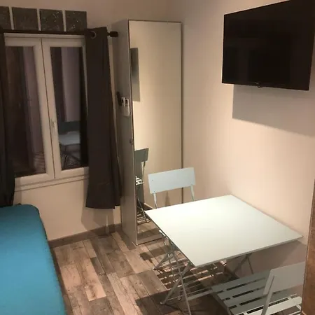 Logement Rénové Proche Du Port Appartamento